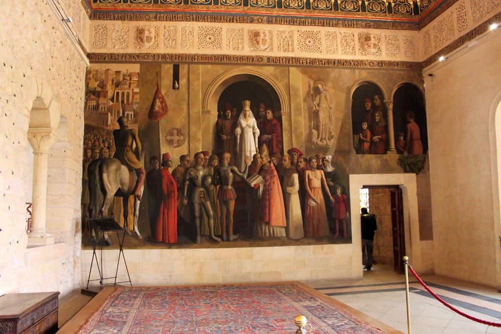 Coronación de Isabel la Católica en el Alcázar-Busto de la Reina Isabel la Católica