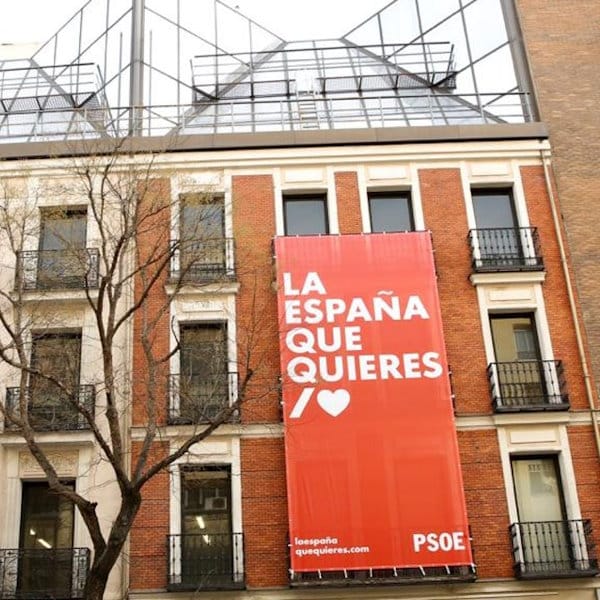 El socialismo quiere vender España a los independentistas. Foto de la sede del PSOE en la calle Ferraz