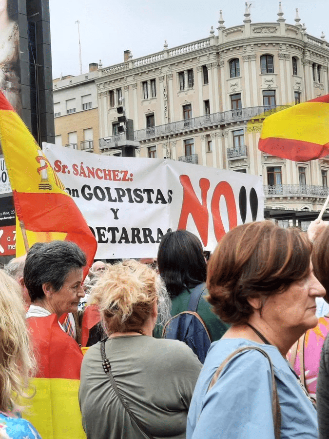 Valladolid-Protestas contra la amnistía en los Ayuntamientos de toda España