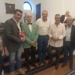 Andrés de Urdaneta en su Tornaviaje. Presentación del libro en Málaga (3). Carlos Pérez Ariza, Andrés Martín y José María de Loma con miembros de i28