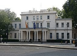 No a las Embajadas catalanas - Sí a las españolas-Embajada en Londres