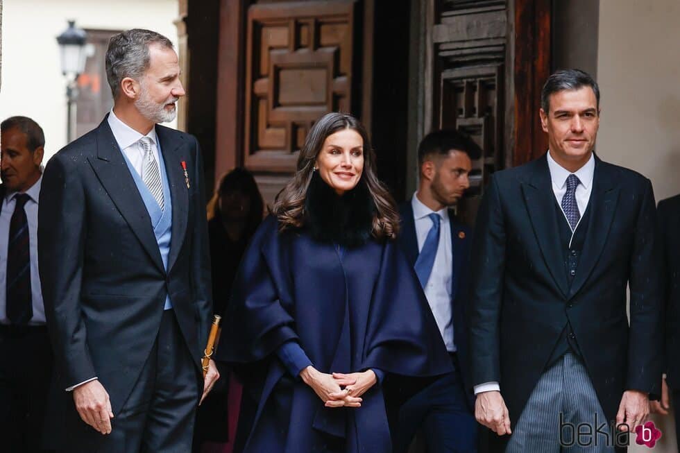 La transparencia de la Casa del Rey saca los colores a Sánchez, el presidente más opaco de la democracia