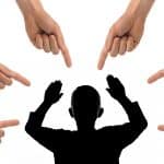 REFLEXIONES CON SENTIDO COMÚN: EL ACOSO LINGÜÍSTICO COMO PRÁCTICA ILEGAL Y DAÑINA