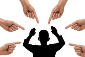 REFLEXIONES CON SENTIDO COMÚN: EL ACOSO LINGÜÍSTICO COMO PRÁCTICA ILEGAL Y DAÑINA