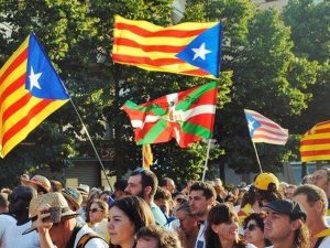 Catalanes y Vascos separatistas
