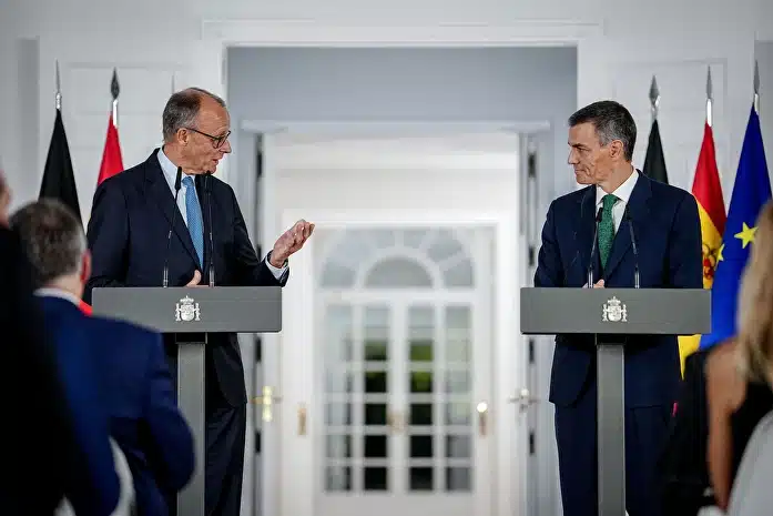 Sánchez, el Embajador del desorden y Merz
