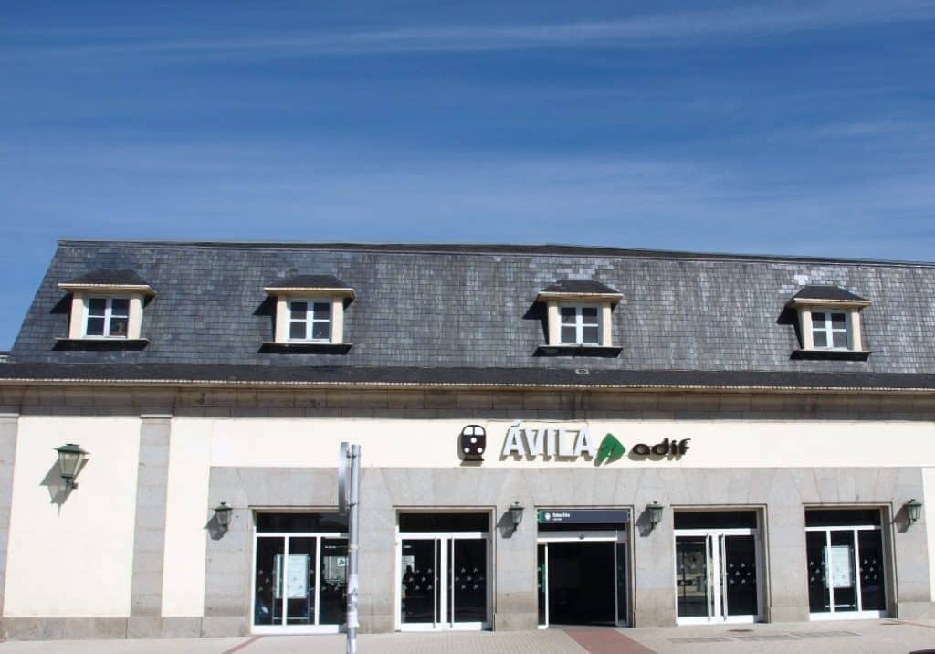 El hijo de Zeus y la hija de Ávila