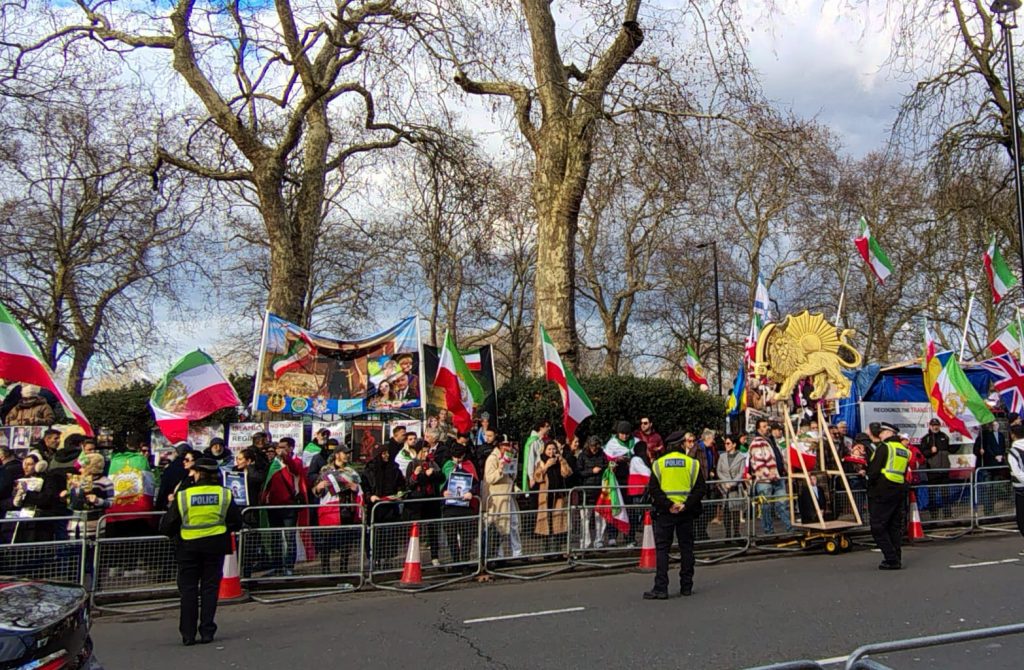 Manifestación en Londres contra el régimen iraní