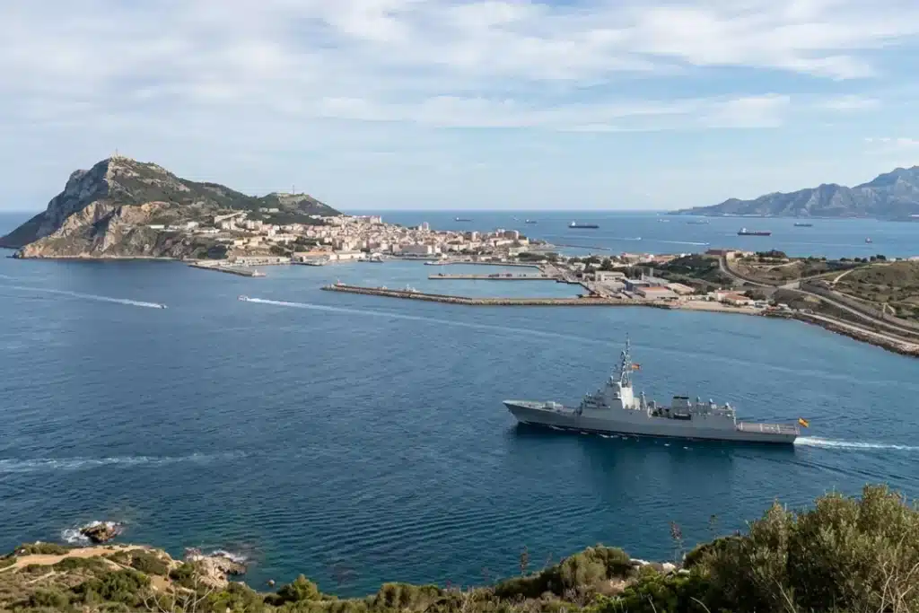 ¿Debe España mantener la Armada de forma permanente en Ceuta?
